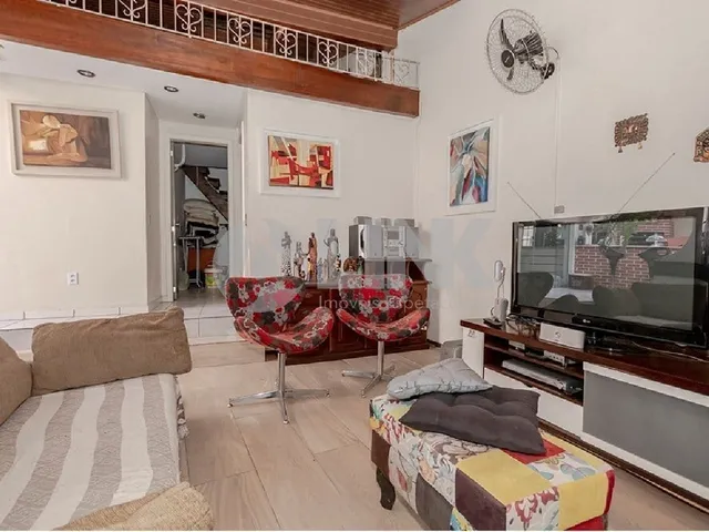 Imagem 11: Imóvel Exclusivo: Casa de 3 Quartos com 3 Suítes e 8 Vagas no Partenon, Porto Alegre-RS!