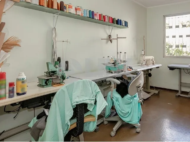 Imagem 13: Imóvel Exclusivo: Casa de 3 Quartos com 3 Suítes e 8 Vagas no Partenon, Porto Alegre-RS!