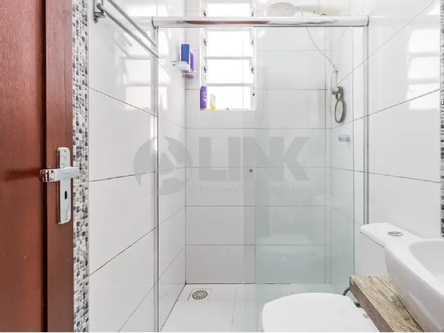 Imagem 5: Imperdível casa de 3 quartos com 2 suítes e 3 vagas à venda em Vila Ipiranga, Porto