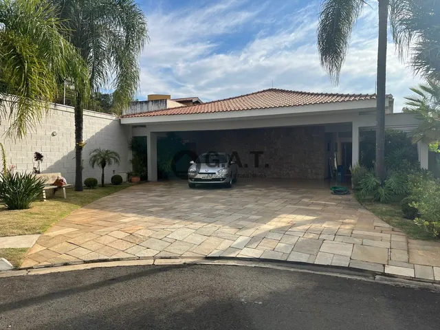 Imagem: A casa em condomínio possui 3 Dormitórios, 3 Suítes, 2
