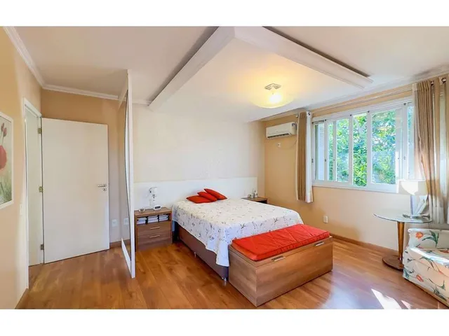 Imagem 15: Casa de 4 quartos e 2 suítes à venda no bairro Vila Assunção em Porto Alegre