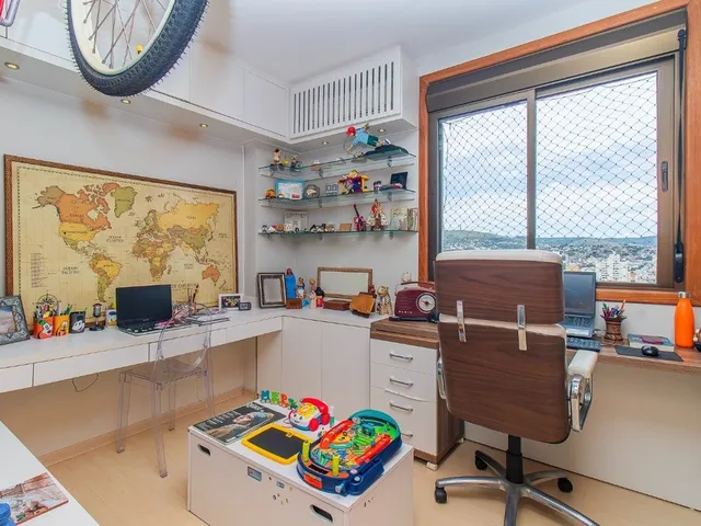 Imagem 10: Apartamento mobiliado de 3 quartos com 2 vagas à venda no bairro Petrópolis em Porto