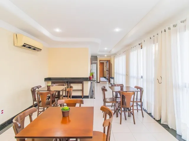 Imagem 12: Apartamento mobiliado de 3 quartos com 2 vagas à venda no bairro Petrópolis em Porto