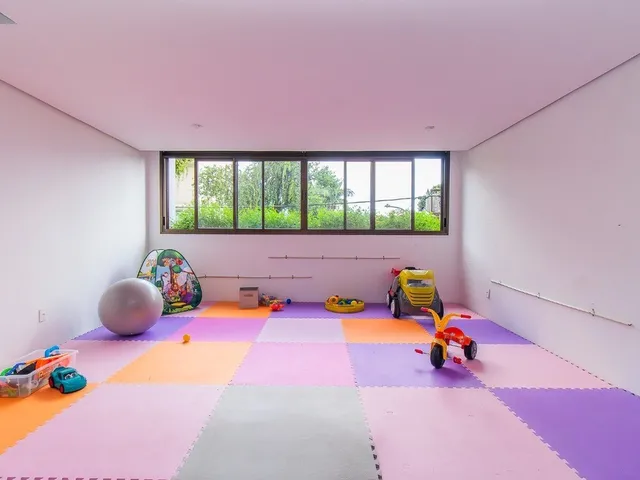 Imagem 13: Apartamento mobiliado de 3 quartos com 2 vagas à venda no bairro Petrópolis em Porto