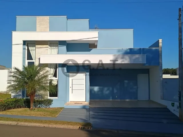 Imagem: A casa em condomínio possui 3 Dormitórios, 3 Banheiros, 8