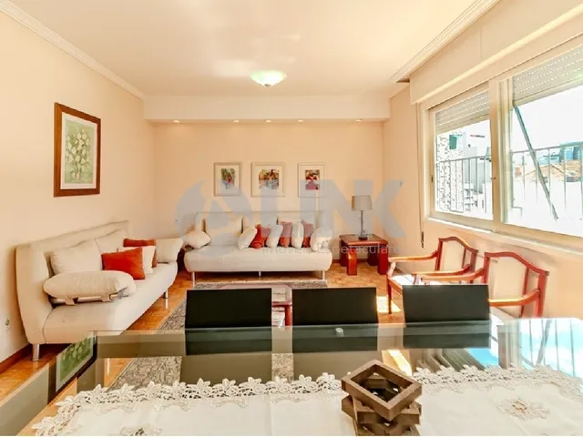 Imagem 1: Comprar Apartamento de 3 quartos à venda no bairro Rio Branco em Porto Alegre