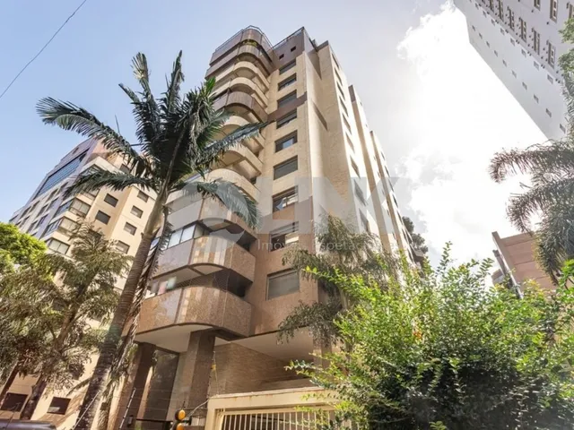 Imagem 14: Aparentemente de 3 quartos com 3 vagas à venda no bairro Petrópolis em Porto Alegre