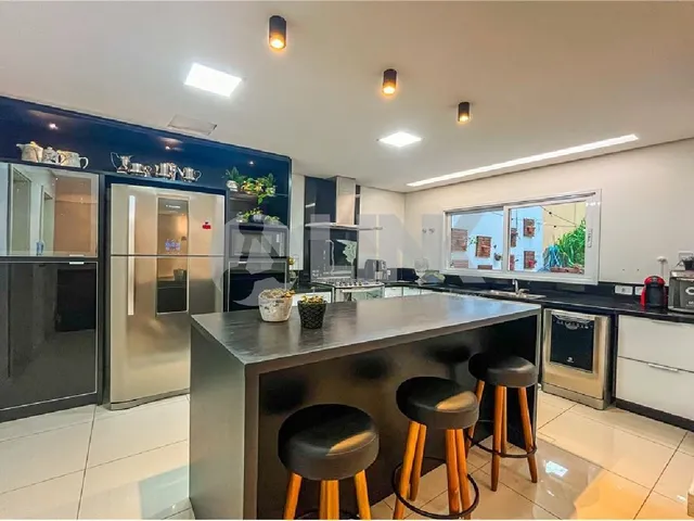 Imagem 3: Casa 4 quartos 2 suítes e 4 vagas de garagem à venda no bairro Chácara das Pedras em