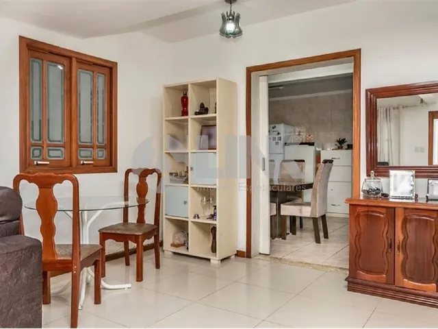 Imagem 6: Casa com 3 quartos 3 suítes e 4 vagas de garagem à venda no bairro Partenon em Porto
