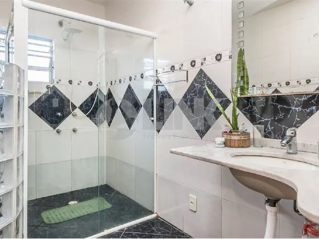 Imagem 4: Casa com 3 quartos 3 suítes e 4 vagas de garagem à venda no bairro Partenon em Porto