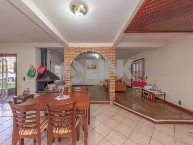 Imagem 3: Casa de 3 Quartos com 4 Vagas À Venda no Bairro Auxiliadora em Porto Alegre