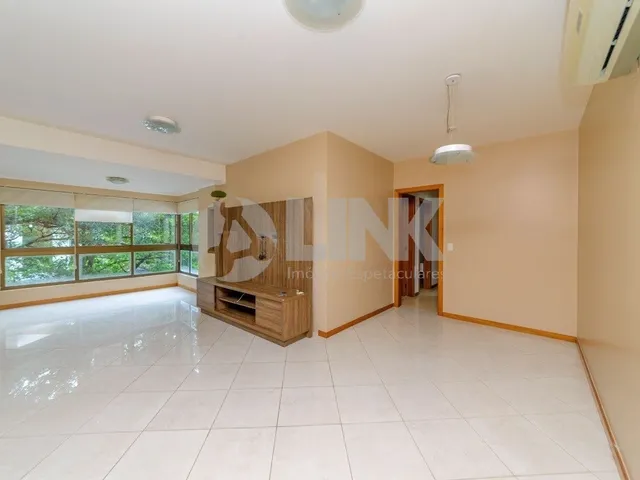 Imagem 1: Apartamento de 3 dormitórios sendo 1 suíte com 2 vagas de garagem à venda no bairro
