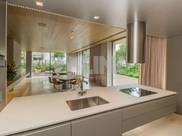 Imagem 16: Apartamento de luxo altíssimo padrão 3 dormitórios 3 suítes e 3 vagas de garagem à