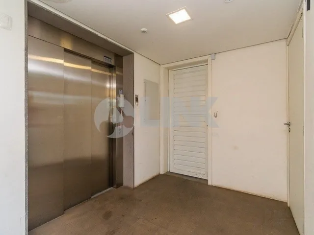Imagem 7: Apartamento de 3 Dormitórios Sendo 1 Suíte com 2 Vagas de Garagem À Venda no Bairro
