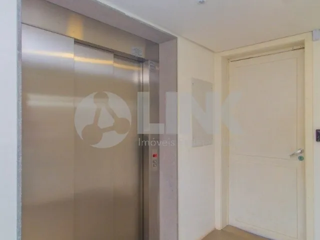 Imagem 2: Apartamento de 3 dormitórios sendo 1 suíte com 3 vagas de garagem à venda no bairro