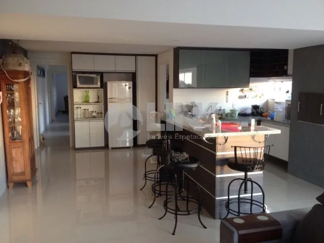 Imagem 1: Apartamento de 3 dormitórios sendo 1 suíte com 2 vagas de garagem à venda no bairro