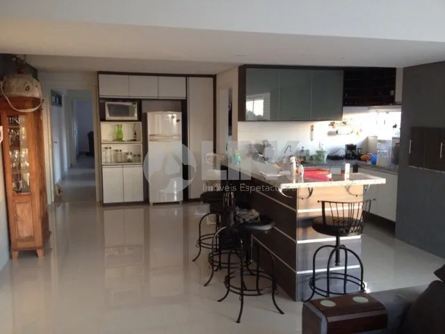 Imagem 3: Apartamento de 3 dormitórios sendo 1 suíte com 2 vagas de garagem à venda no bairro