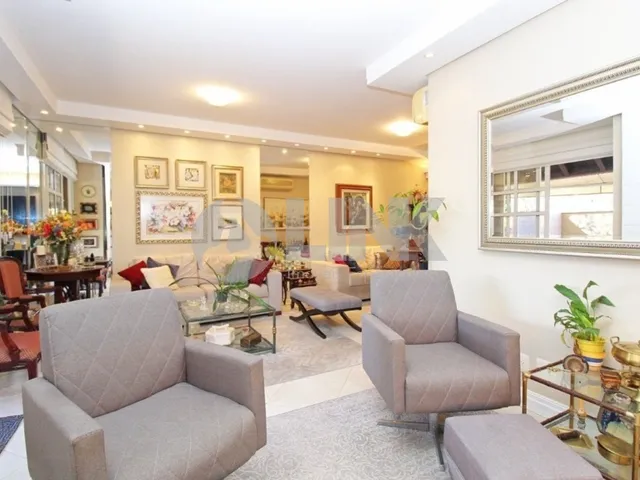 Imagem 6: Casa em Condomínio de 3 Dormitórios Sendo 3 Suítes com 3 Vagas de Garagem À Venda No