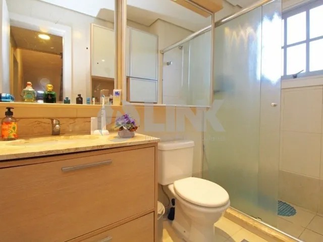 Imagem 7: Casa em Condomínio de 3 Dormitórios Sendo 3 Suítes com 3 Vagas de Garagem À Venda No