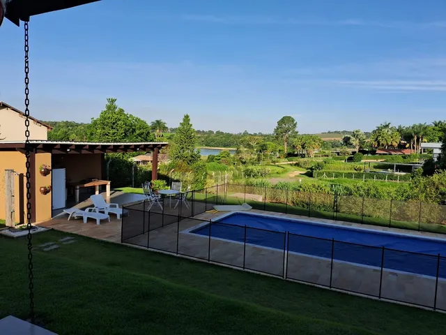 Imagem: Casa em Condomínio com 4 Quartos e 2 Suítes