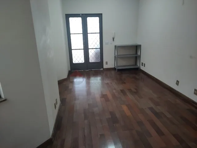 Imagem 1: Casa à Venda no Centro de Sorocaba-SP: 2 Quartos, 2 Suítes, 4 Salas, 4 Banheiros, 4