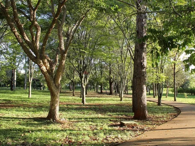Imagem 1: CASA EM CONDOMÍNIO À VENDA NO LAGO AZUL - SOROCABA/SP