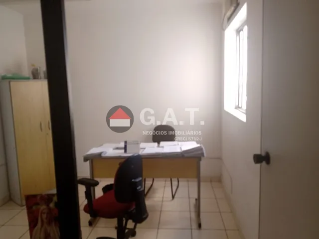 Imagem 3: Prédio para locação no Centro de Sorocaba-SP: 8 salas, 6 banheiros, 333m² de área