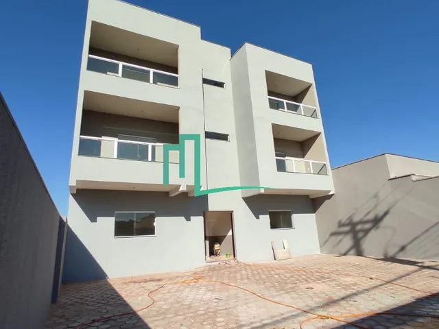 Imagem: O apartamento possui 2 Dormitórios, 1 Suíte, 1 Banheiro,