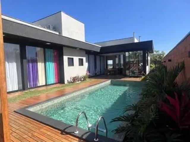 Imagem: A casa em condomínio possui 3 Dormitórios, 1 Suíte, 4