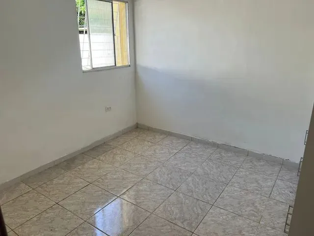 Imagem 6: Vendo Casa: 3 Qtos Um Sendo Suíte. (Aceito Proposta)