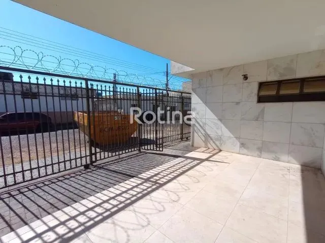 Imagem: Casa para Aluguel, 3 Quartos, 1 Suíte