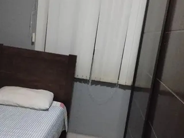 Imagem 1: Alugo Um Quarto Quarto com aluguel por R$650 /mês