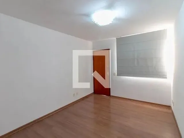 Imagem: O apartamento possui 3 Dormitórios, 1 Banheiro, 1 Vaga na