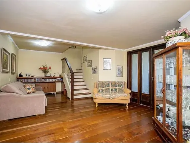 Imagem: Sobrado com 4 Quartos, 248 M² por R$ 890.000