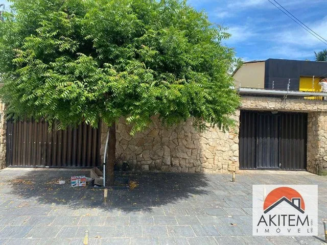 Imagem: Casa com 4 Dormitórios À Venda, 356 M²
