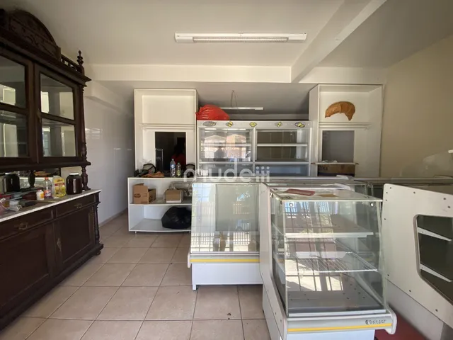 Imagem 3: Imóvel Comercial com apartamentos residenciais