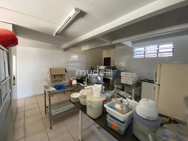 Imagem 16: Imóvel Comercial com apartamentos residenciais