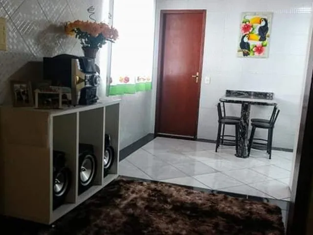 Imagem 8: Linda casa com piscina em palhoça