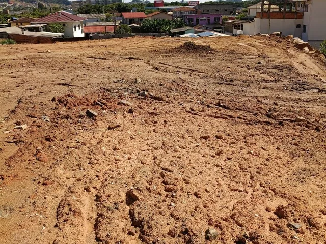 Imagem: Terreno a venda pronto para construir