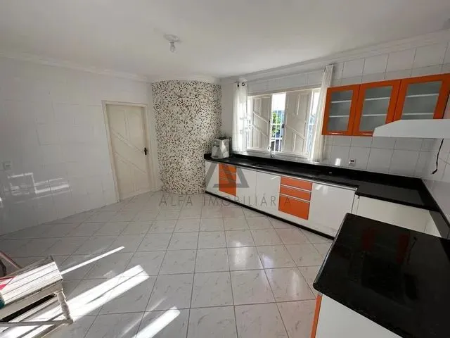 Imagem: Casa em Rua Publica - 03 Quartos com Suite