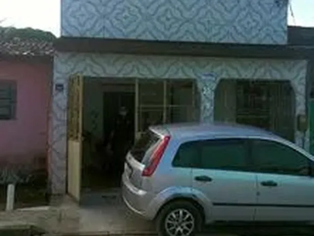 Imagem: Vende-Se Casa em Rua Pública