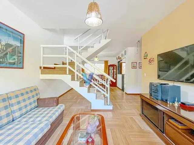 Imagem 10: Casa Dentro de Condomínio com 4 Quartos no Comary- Teresópolis