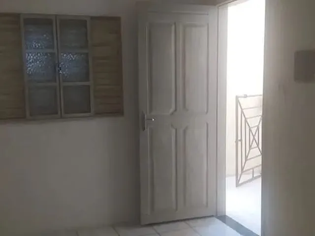 Imagem: A casa possui 2 Dormitórios, 1 Banheiro e está localizado
