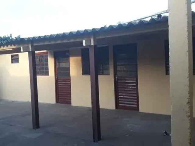 Imagem: Casa com 02 Quartos na Av. Marinha - Coophavila