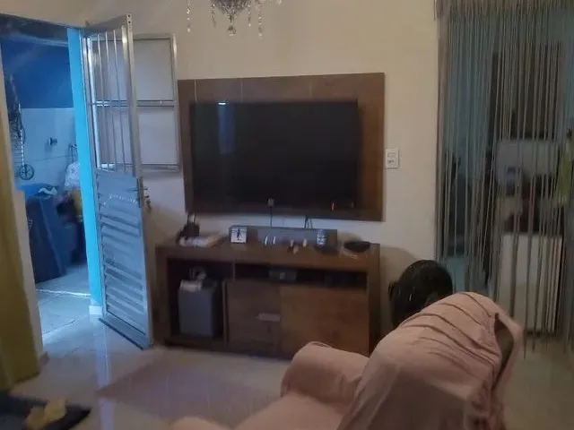 Imagem: A casa possui 2 Dormitórios, 2 Banheiros, 162m² de Área