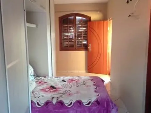 Imagem: Vendo Casa com Meio Lote pra Construir Que