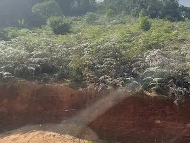 Imagem 14: Sítio com Cachoeira Propia,Base da Casa Pronta Leia Troco Parcelo Garrafão