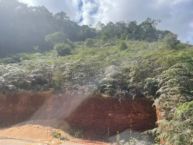 Imagem 11: Sítio com Cachoeira Propia,Base da Casa Pronta Leia Troco Parcelo Garrafão