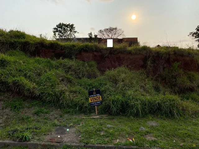 Imagem: Terreno com 5 Dormitorio(s) localizado(a)