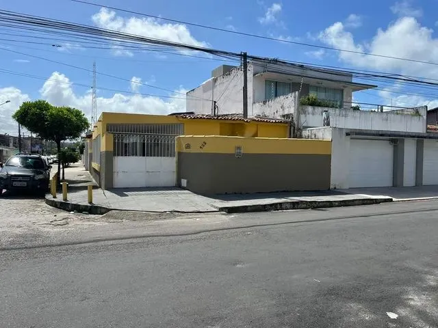 Imagem 1: Excelente Casa com 3 Quartos no Conj Santo Eduardo Poço - Maceió - Al